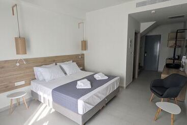 هتل Costa Ionica Mytikas Seaside