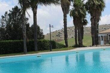 فندق ريفى Ponte Calatrasi Agriturismo