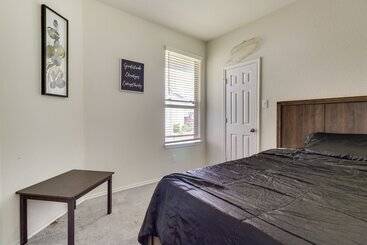 별장 Jarrell Home W/ Playground + Pool Access!