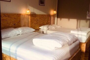 Khok Samet Chun Hostel