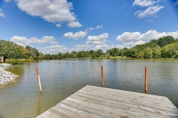 بيت ريفى Lakefront Alabama Escape W/ Boat Dock & Fire Pit!