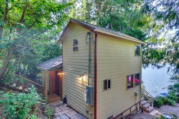 Lakefront Snohomish Cottage W/ Private Dock!