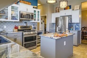 별장 Las Cruces Home W/ Private Pool + Fire Pit!