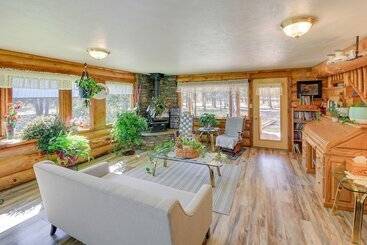 별장 Libby Home W/ Mountain Views: Gazebo & Fire Pit!