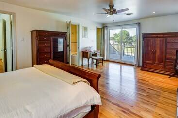 بيت ريفى Lottsburg House W/ Private Pool + Fireplace