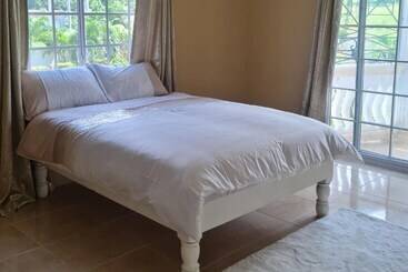 إقامة Tropical Paradise Sea View Villa In Ocho Rios