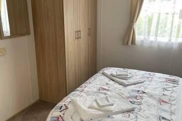 리조트 Dog Friendly 8 Berth Caravan At Cherry Tree Holiday Park In Norfolk Ref 70363c