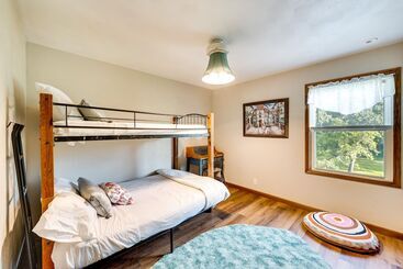 بيت ريفى Spacious Beloit Retreat: Close To Parks & Trails!