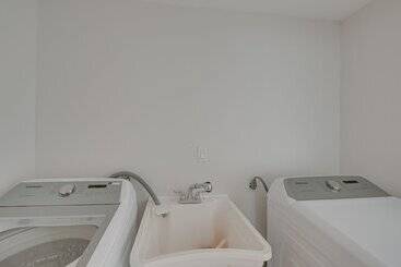 קוטג'' Spacious Rocky Point Retreat W/ Al Fresco Dining!