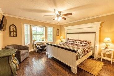 קוטג'' Three Little Bears Retreat