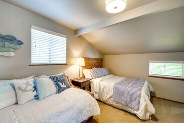 茅舍 Waterfront Allyn Retreat W/ Guest House & Beach!