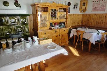 هتل Bauernhof Schnoellhof