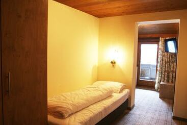 Hotelli Gasthof Pension Madseiterhof