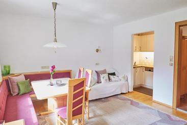 هتل Haus Elfi Fiegl