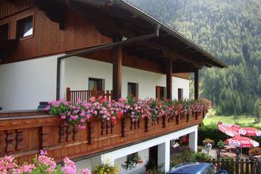هتل Pension  Schöne Welt