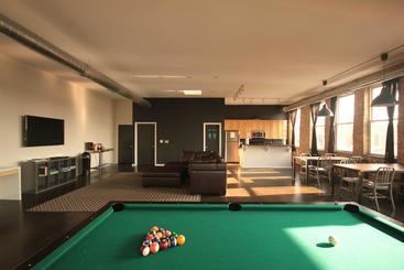 هتل Urban Holiday Lofts