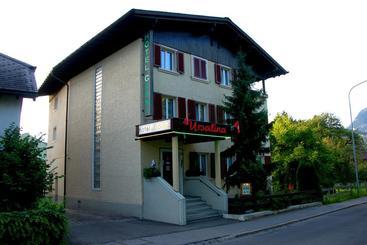 هتل Garni Ursalina Bad Ragaz