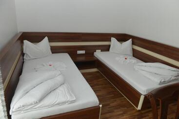 Primus Hotel & Apartments