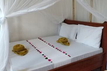 住宿加早餐  Pamoja Beach Stays Hotel In Jambiani