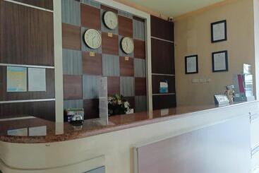 Collection O 93163 Hotel Grand Kartika