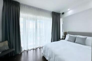 아파트호텔 Emerin Suites @ Aeon Towers