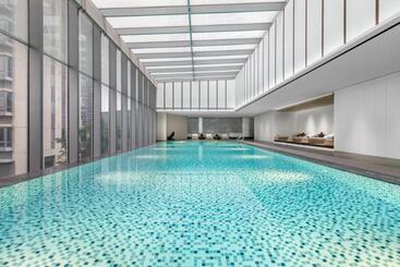 ホテル Crowne Plaza Jiangmen Binjiang, An Ihg