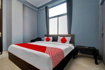 فندق Oyo Flagship The Aana Inn