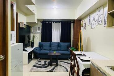 Апарт-отель Retreat In The Heart Of The City