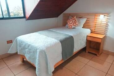 Trebol Amarillo Bed & Breakfast