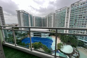 هتل Azure Staycation Beach View 2br