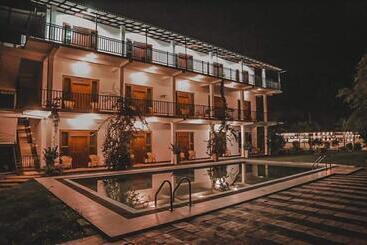 فندق Chenemo Holiday Resort Next Katharagama