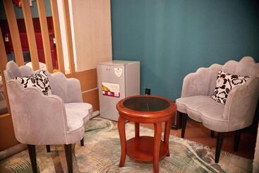 בית מלון כפרי Freedom Palace Hôtel P/n