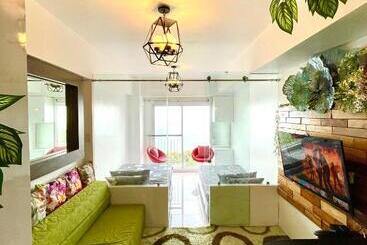 هتل Stunning Taal View Staycation In Tagaytay