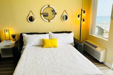 شقة فندقية Oceanfront Oasis