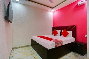 Oyo Flagship Hotel Star Blue