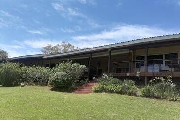 Пансион Redberry Guest House