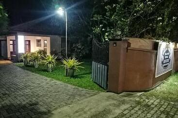 פנסיון Sheldon House