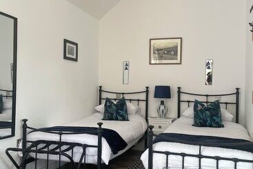 مبيت وإفطار Lakeview Studios