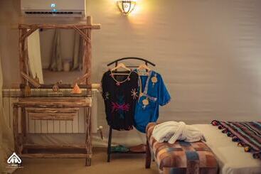 مسافرخانه Imperial Glory Lodges