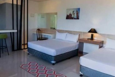 Отель Soi Suites