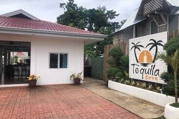 هتل Tequila Cove