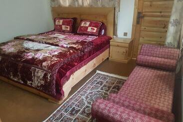 Paradise Hotel And Restaurant