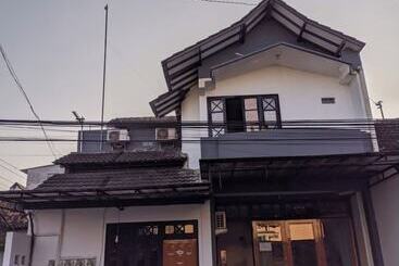 פנסיון Kingkost Nogotirto