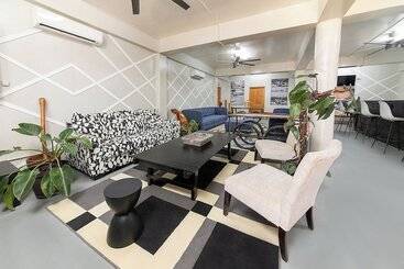 פנסיון The Majestic Guest House