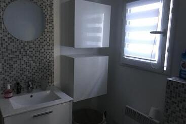 ベッドアンドブレックファースト Les Fleurs