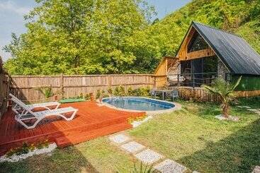 مسافرخانه Silent Hill Bungalow