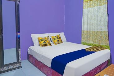 ホテル Kost Qiu Qiu 99 By Oyo