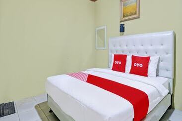 هتل Maharani Guest House Syariah By Oyo