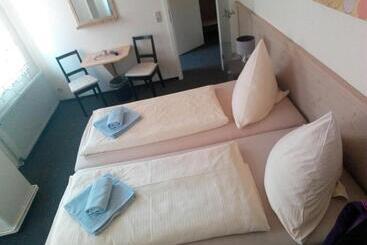 فندق Pension Gasthaus Zur Forelle