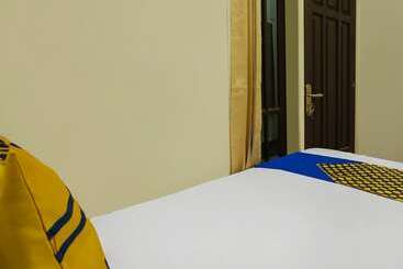 בית מלון כפרי Spot On 92394 Namimart Syariah 2